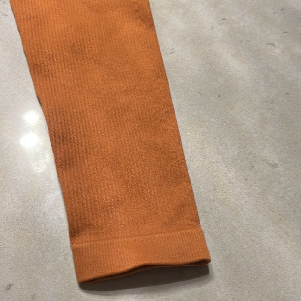 Very Good Condition Color Rust - image 3